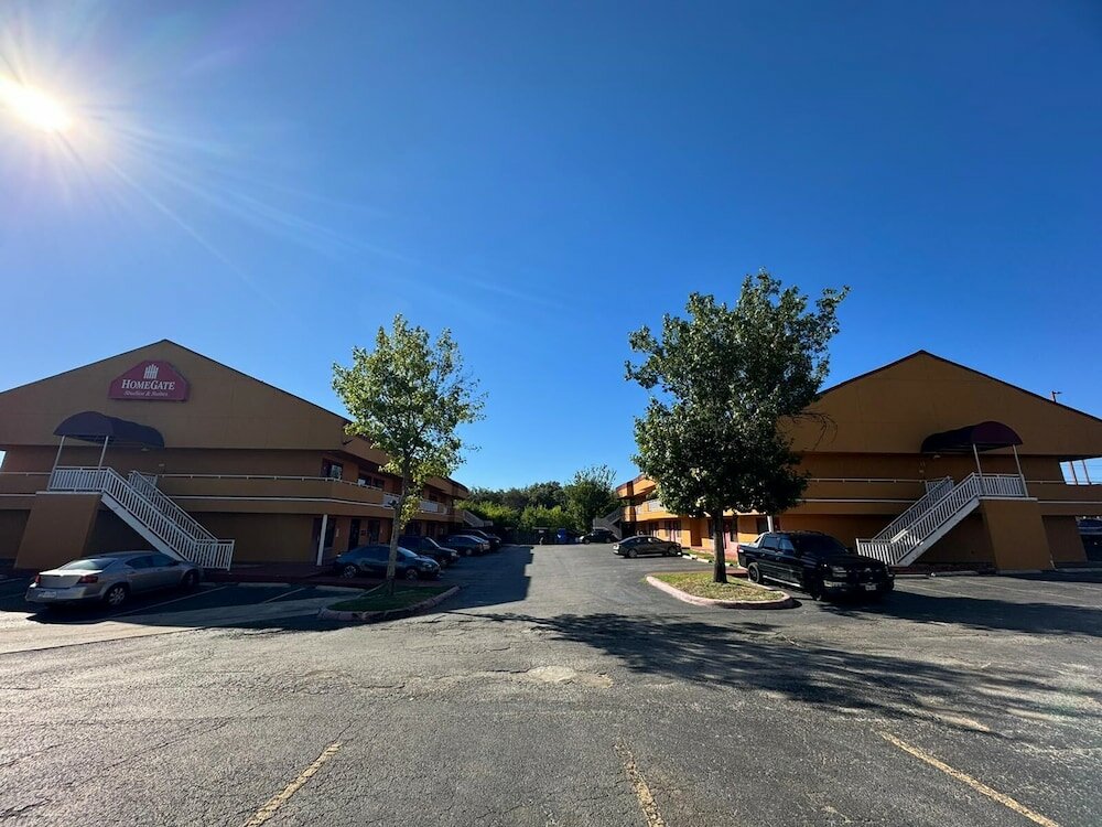 Фото Homegate Studios & Suites San Antonio Fiesta Park
