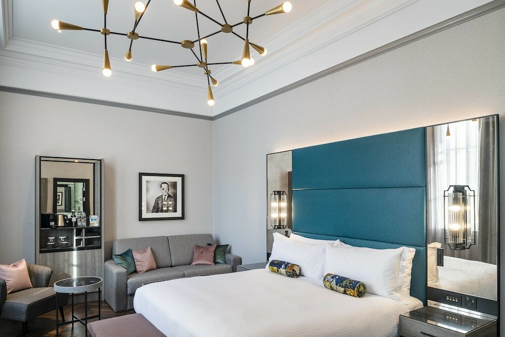 Фото The Dixon Autograph Collection