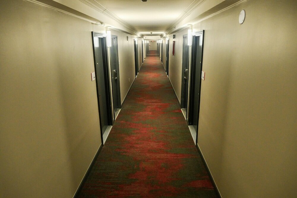 Фото Ramada by Wyndham North Bergen