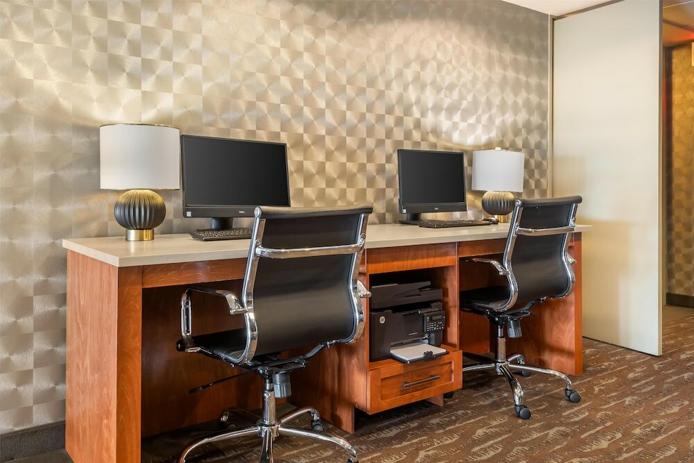 Фото Best Western Plus Calgary Centre Inn