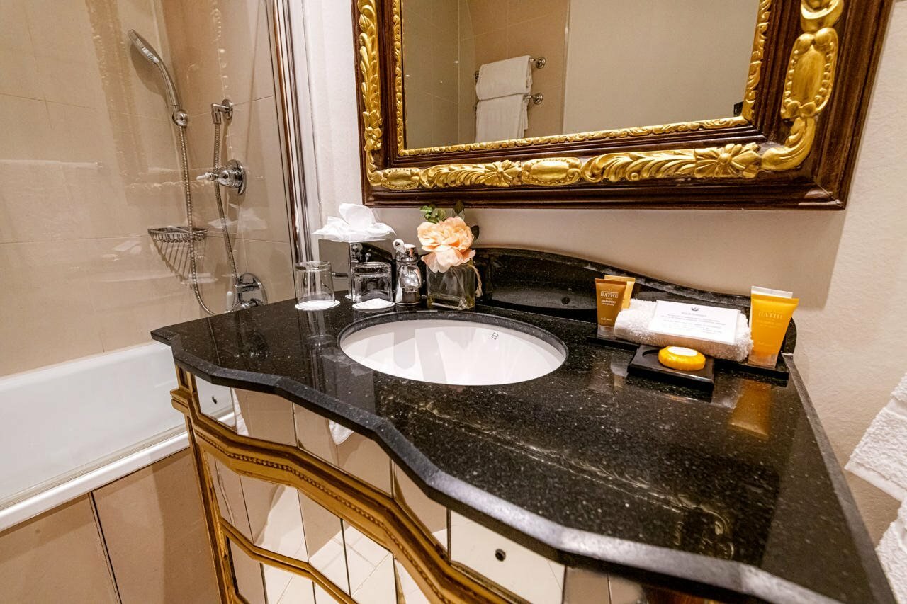 Фото Ashburn Hotel