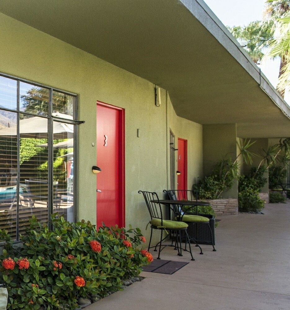 Фото Desert Riviera Hotel