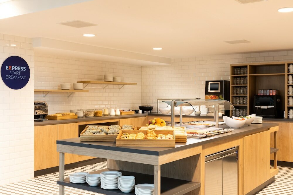 Фото Holiday Inn Express Amsterdam - North Riverside