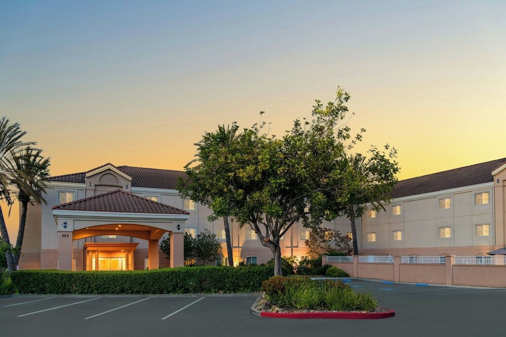 Фото Fairfield Inn & Suites by Marriott San Francisco San Carlos