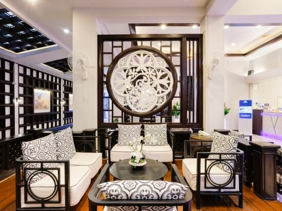 Фото Days Inn by Wyndham Patong Beach Phuket