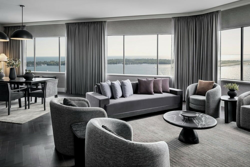 Фото The Westin Harbour Castle