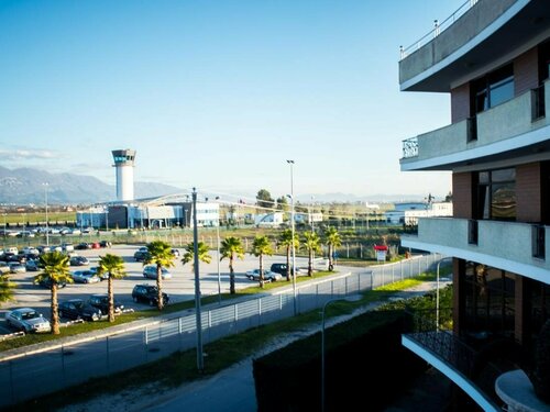 Внешний вид отеля Hotel Airport Tirana в Круе, фото 2