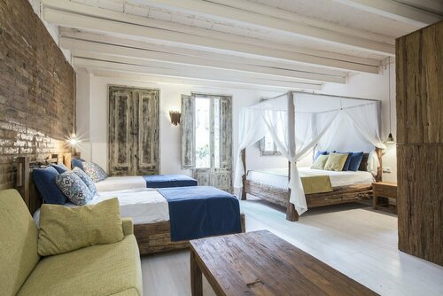 La Bodega Suites