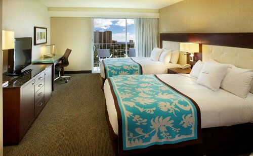 Гостиница DoubleTree by Hilton Alana - Waikiki Beach в Штате Гавайи