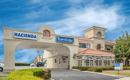 Гостиница Travelodge by Wyndham Costa Mesa Newport Beach Hacienda в Коста-Меса