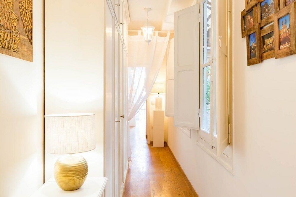 Фото Pantheon Luxury Gold Apartment