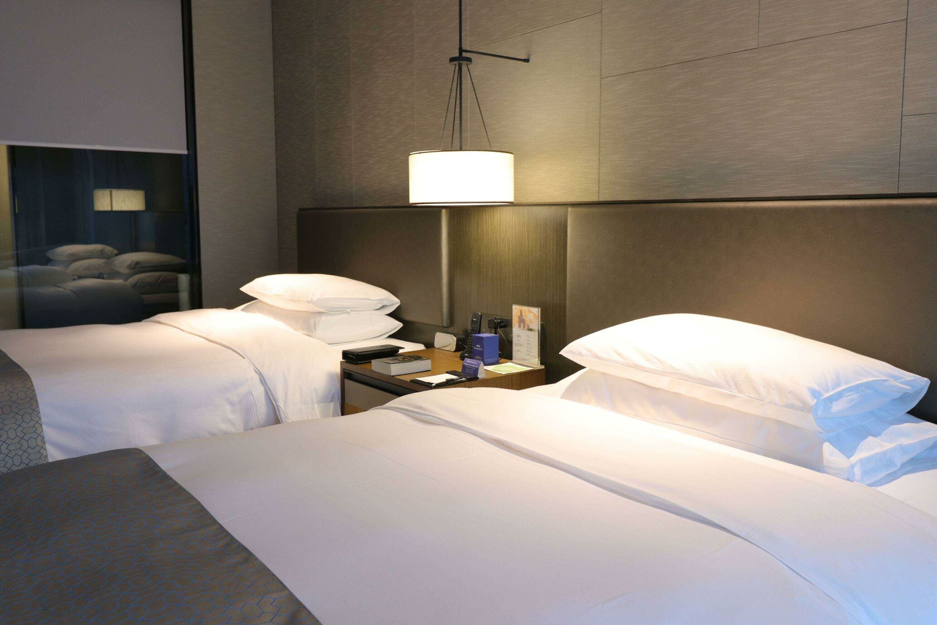 Фото Howard Johnson Wyndham Downtown Hotel Chongqing