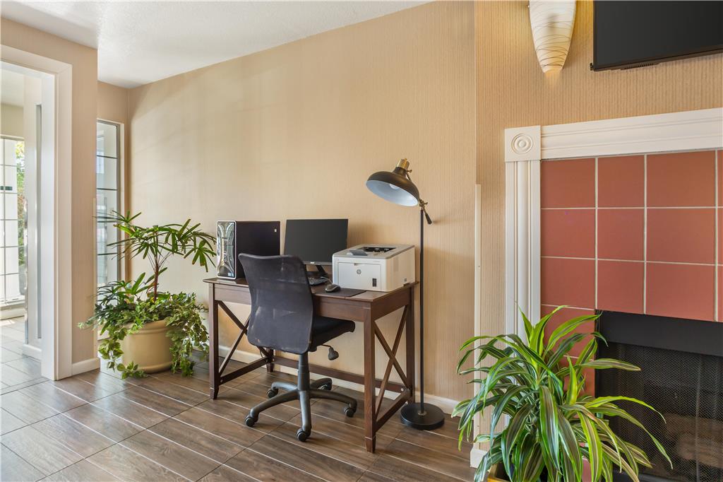 Фото Best Western Luxury Inn