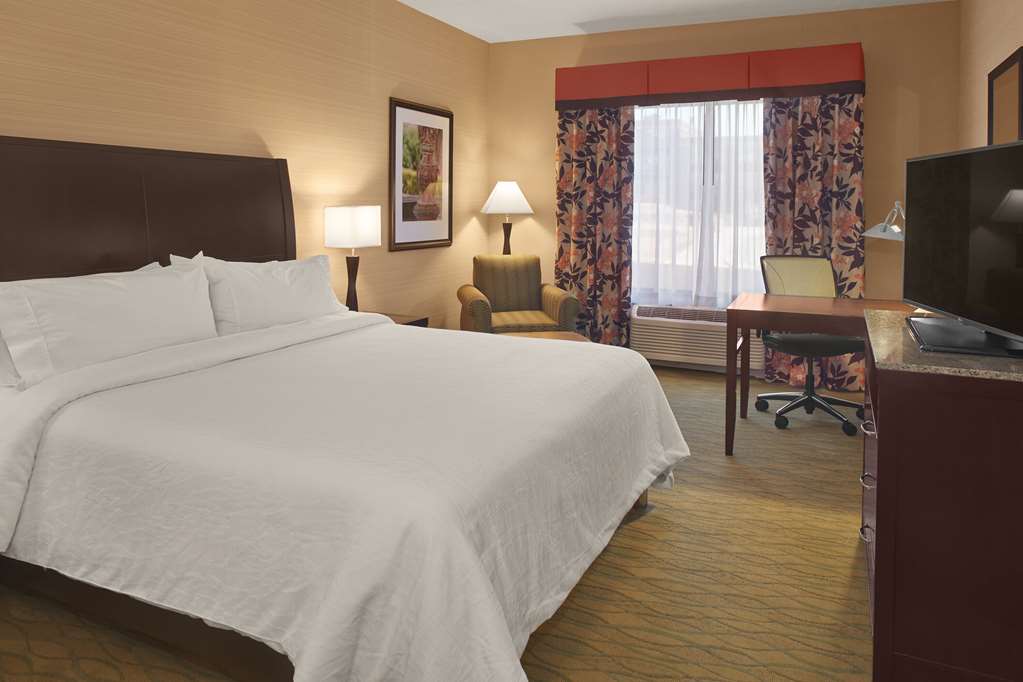 Фото Hilton Garden Inn Akron