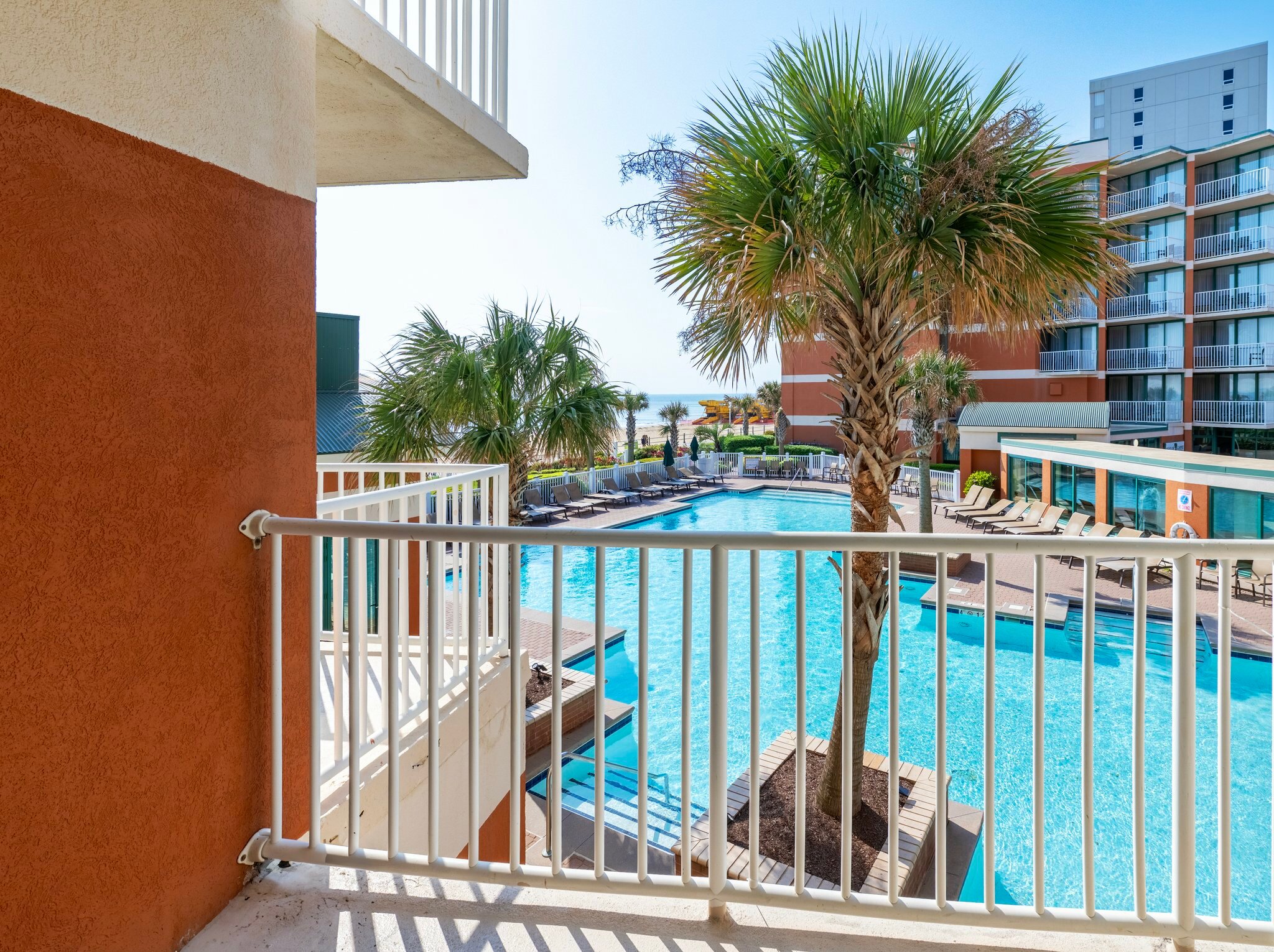 Фото Holiday Inn & Suites Virginia Beach North Beach, an Ihg Hotel