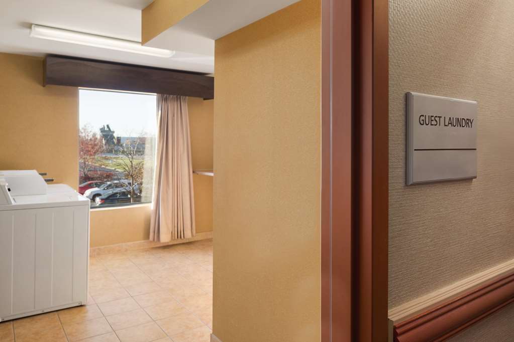 Фото Hampton Inn & Suites Detroit/Sterling Heights