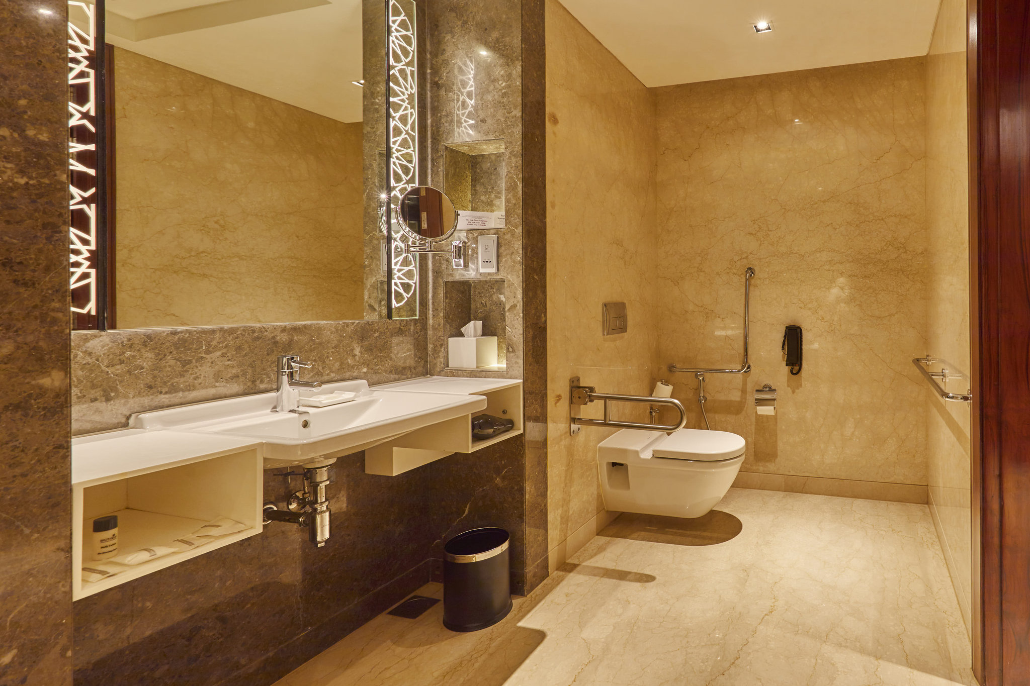 Фото Crowne Plaza New Delhi Rohini