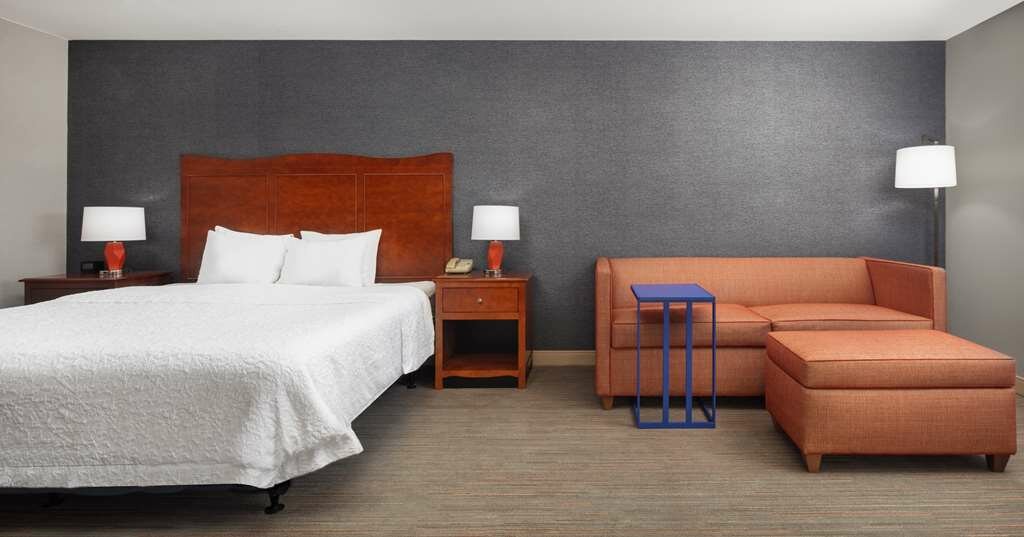 Фото Hampton Inn Medford