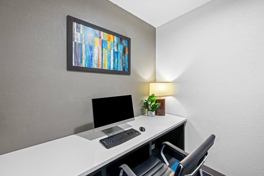 Фото Best Western Palace Inn & Suites