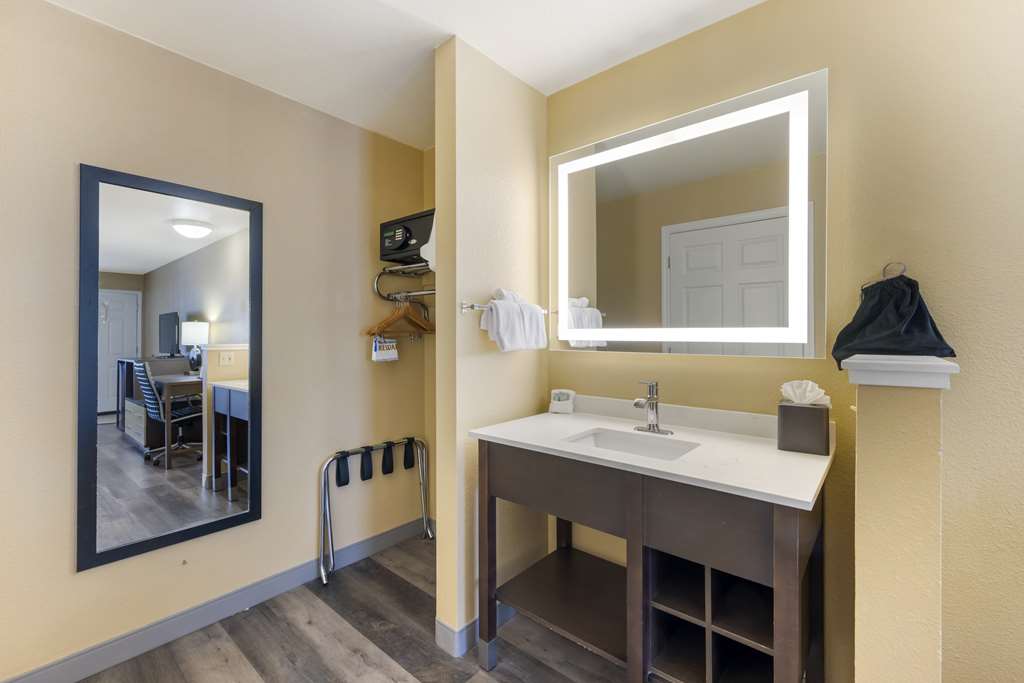 Фото Best Western Fallon Inn & Suites