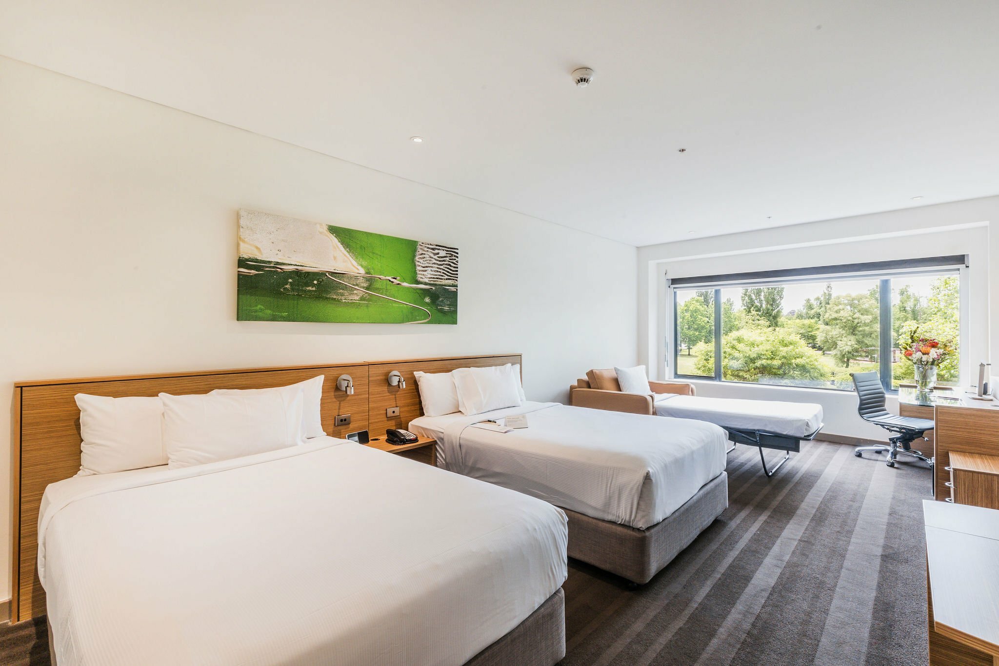 Фото Crowne Plaza Canberra