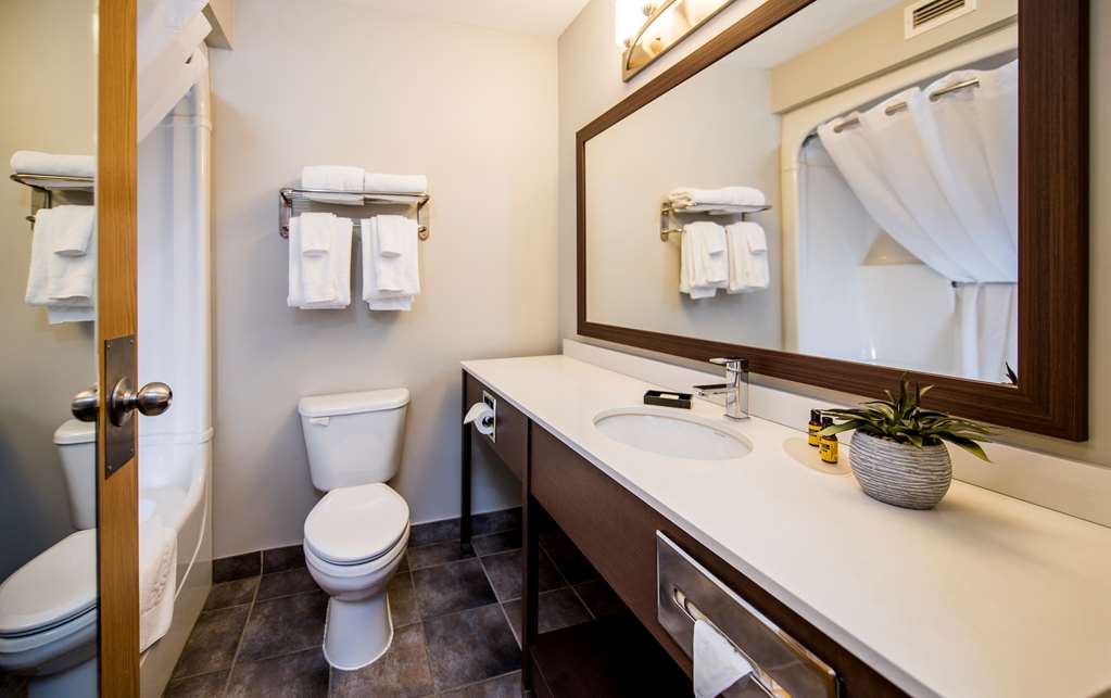 Фото Best Western Plus Moncton