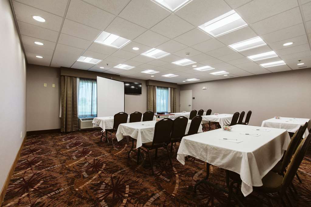 Фото Hampton Inn Bismarck