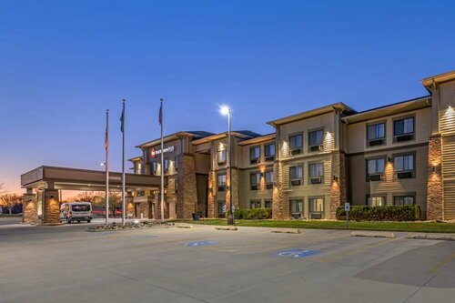Гостиница Best Western Plus Grand Island Inn & Suites в Гранд-Айленд