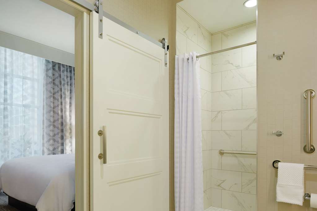 Фото Embassy Suites Louisville Downtown