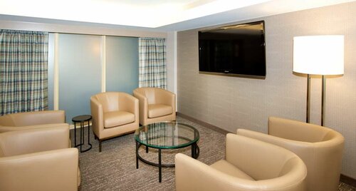 Гостиница Embassy Suites by Hilton Seattle North Lynnwood в Эдмондсе