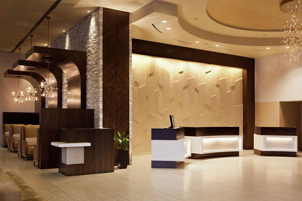 Фото Hilton Denver City Center