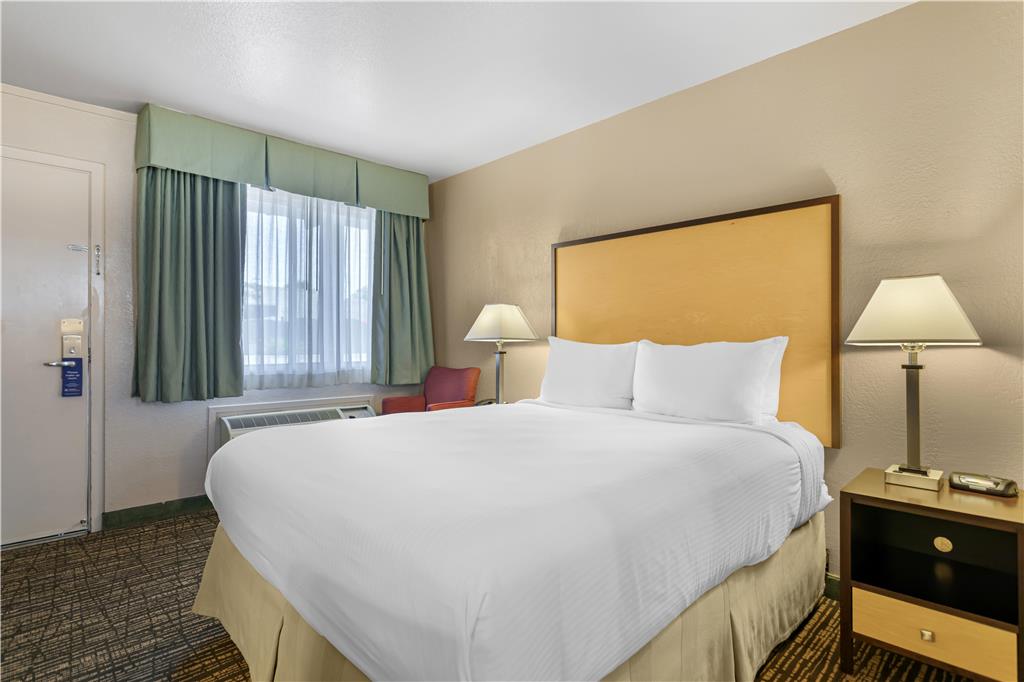 Фото Best Western Petaluma Inn