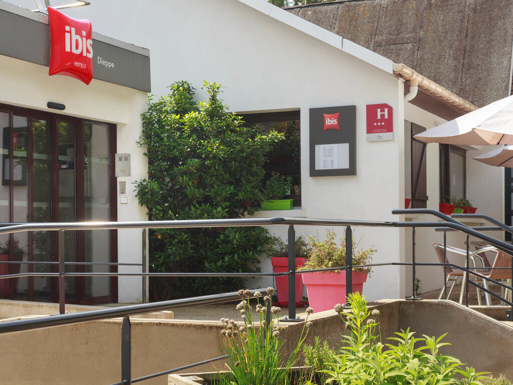 Фото отеля 2