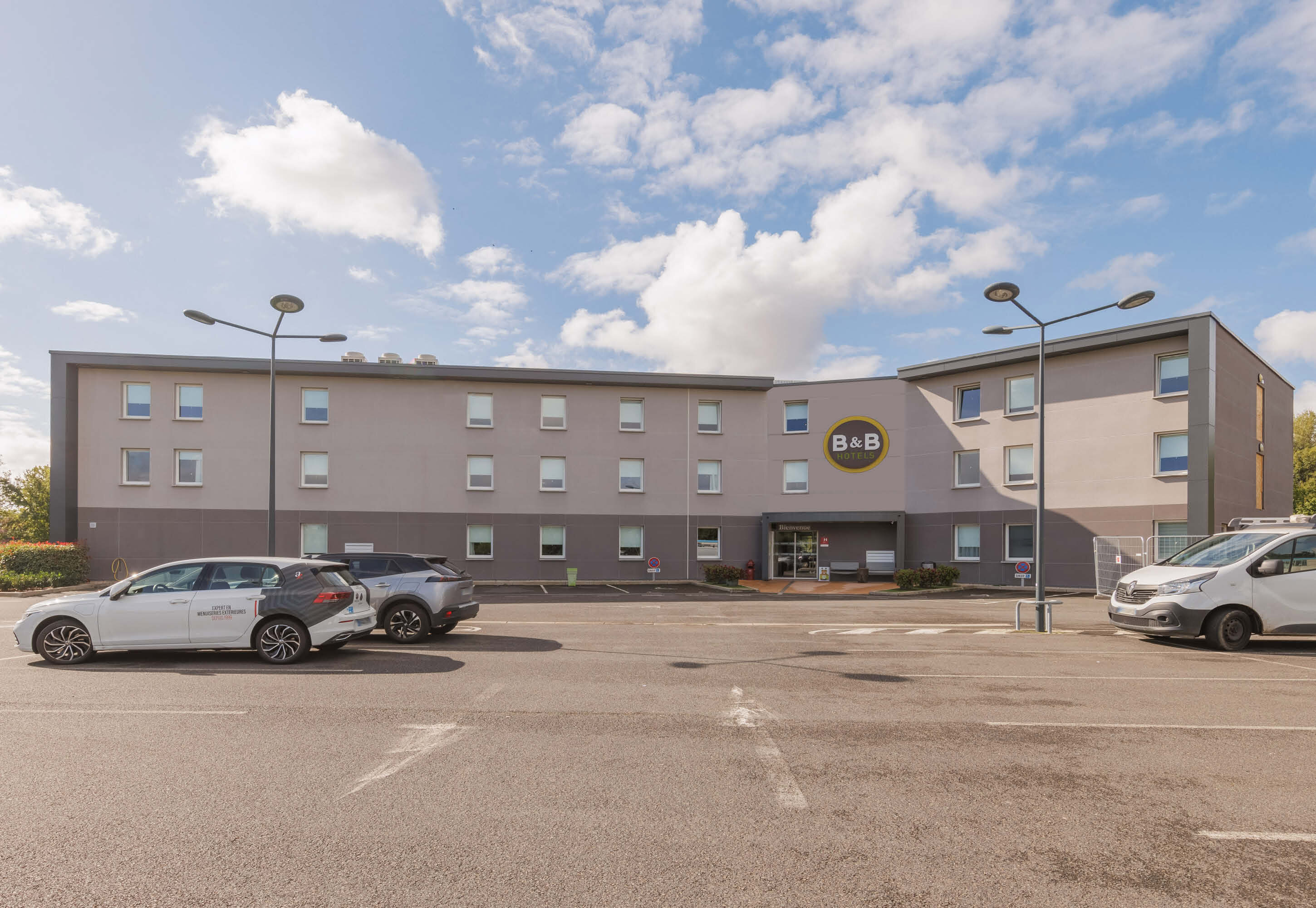 Фото B&b Hotel Clermont-Ferrand Nord Riom