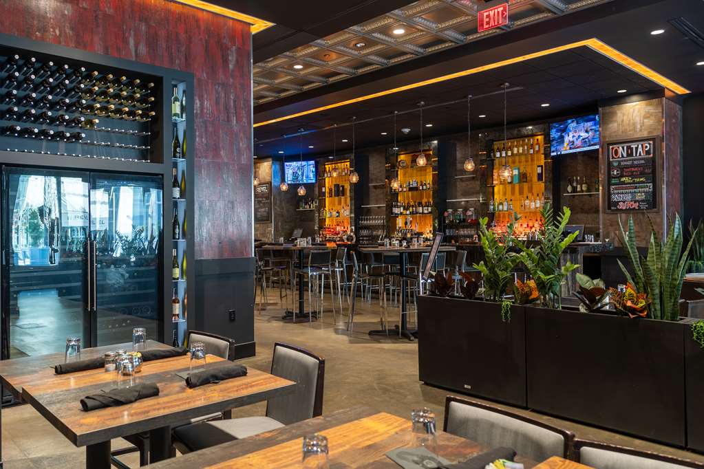 Фото Hilton Garden Inn Pittsburgh Downtown