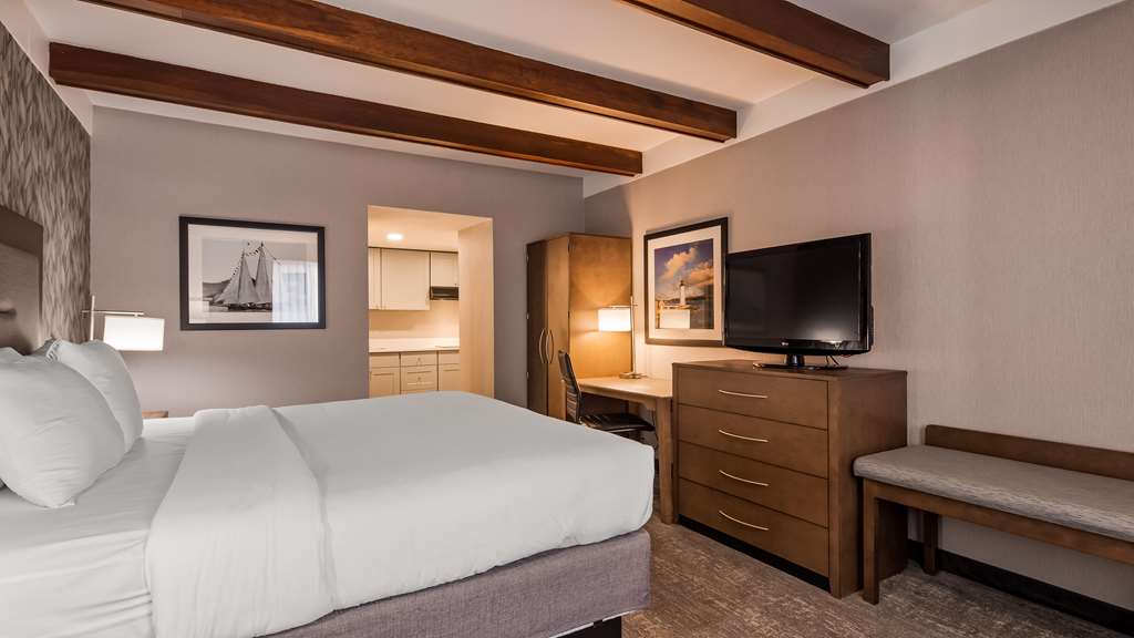 Фото Best Western Plus Portsmouth Hotel & Suites