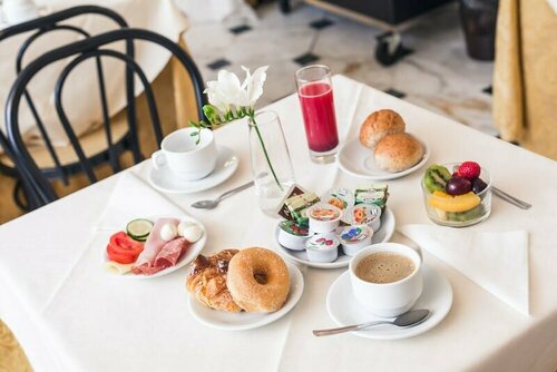 Гостиница Raeli Hotel Regio в Риме