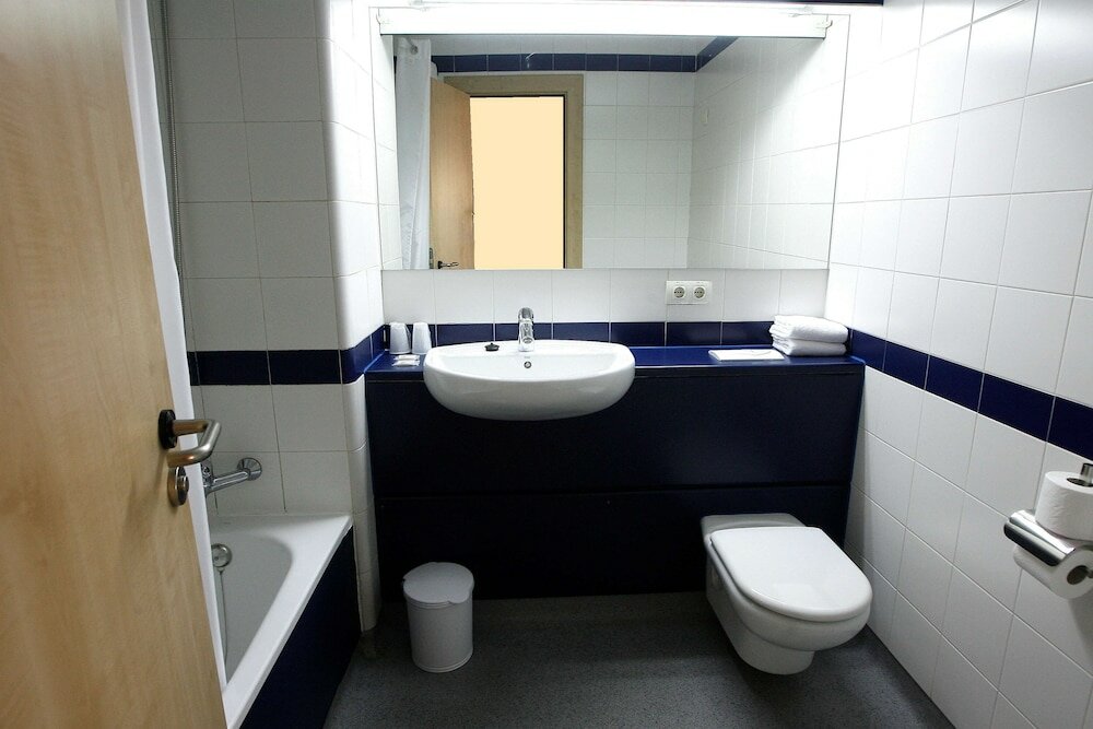 Фото Travelodge Madrid Torrelaguna