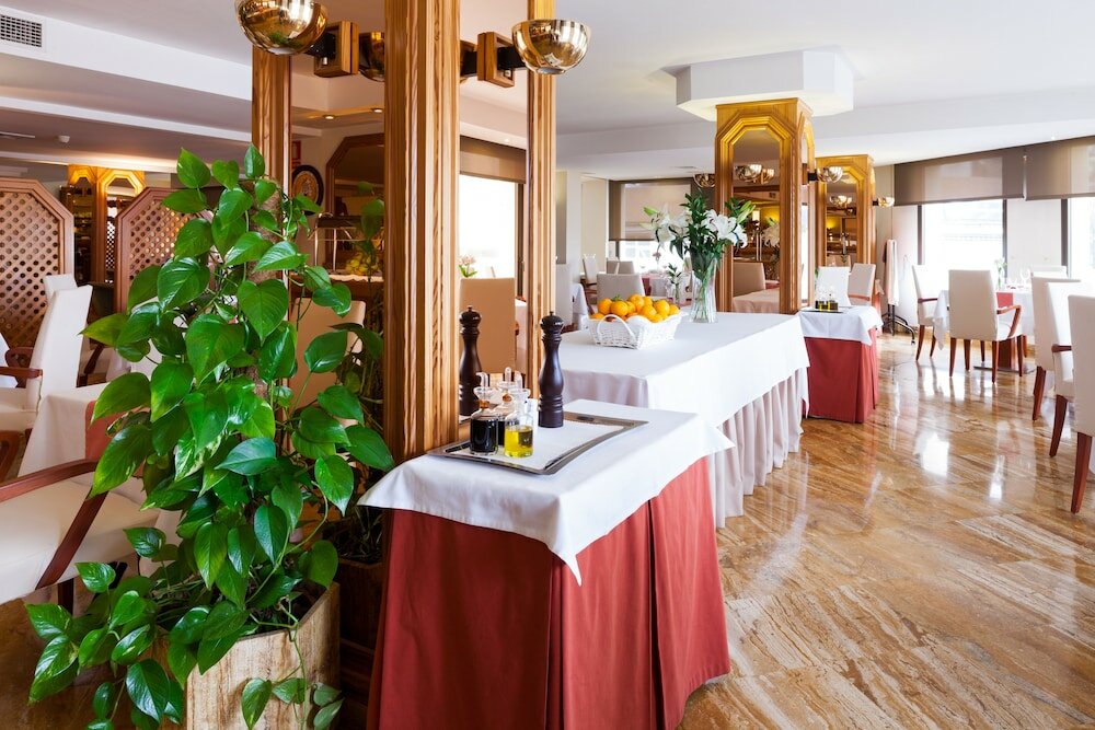 Фото Hotel Royal Plaza