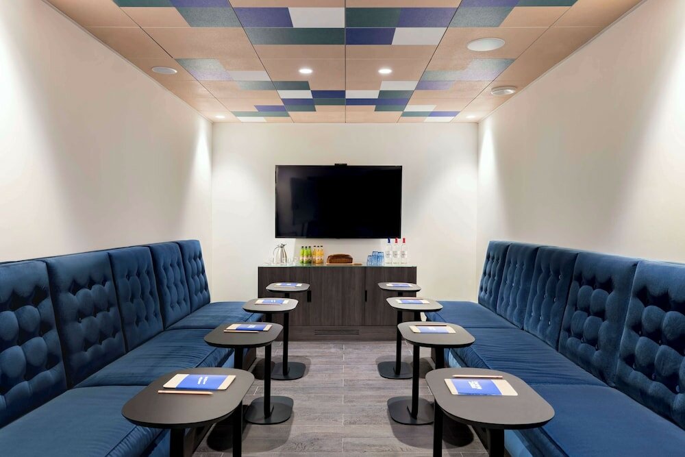 Фото FirstName Bordeaux