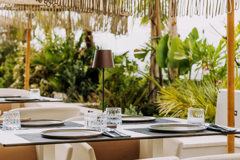 Фото Brown Acropol