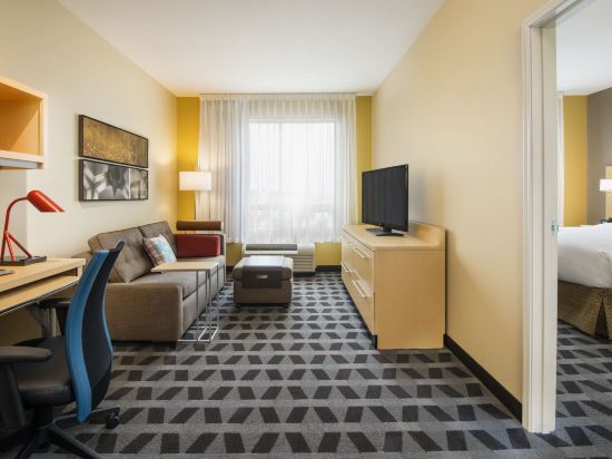 Фото TownePlace Suites by Marriott Red Deer