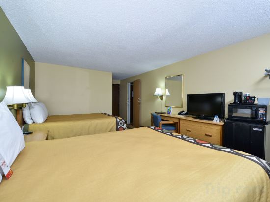 Фото Super 8 by Wyndham Minot Airport