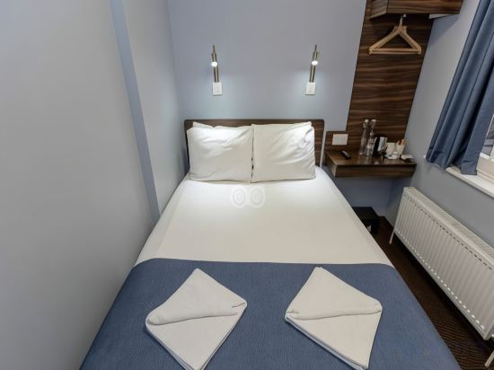 Фото The Angus Hotel