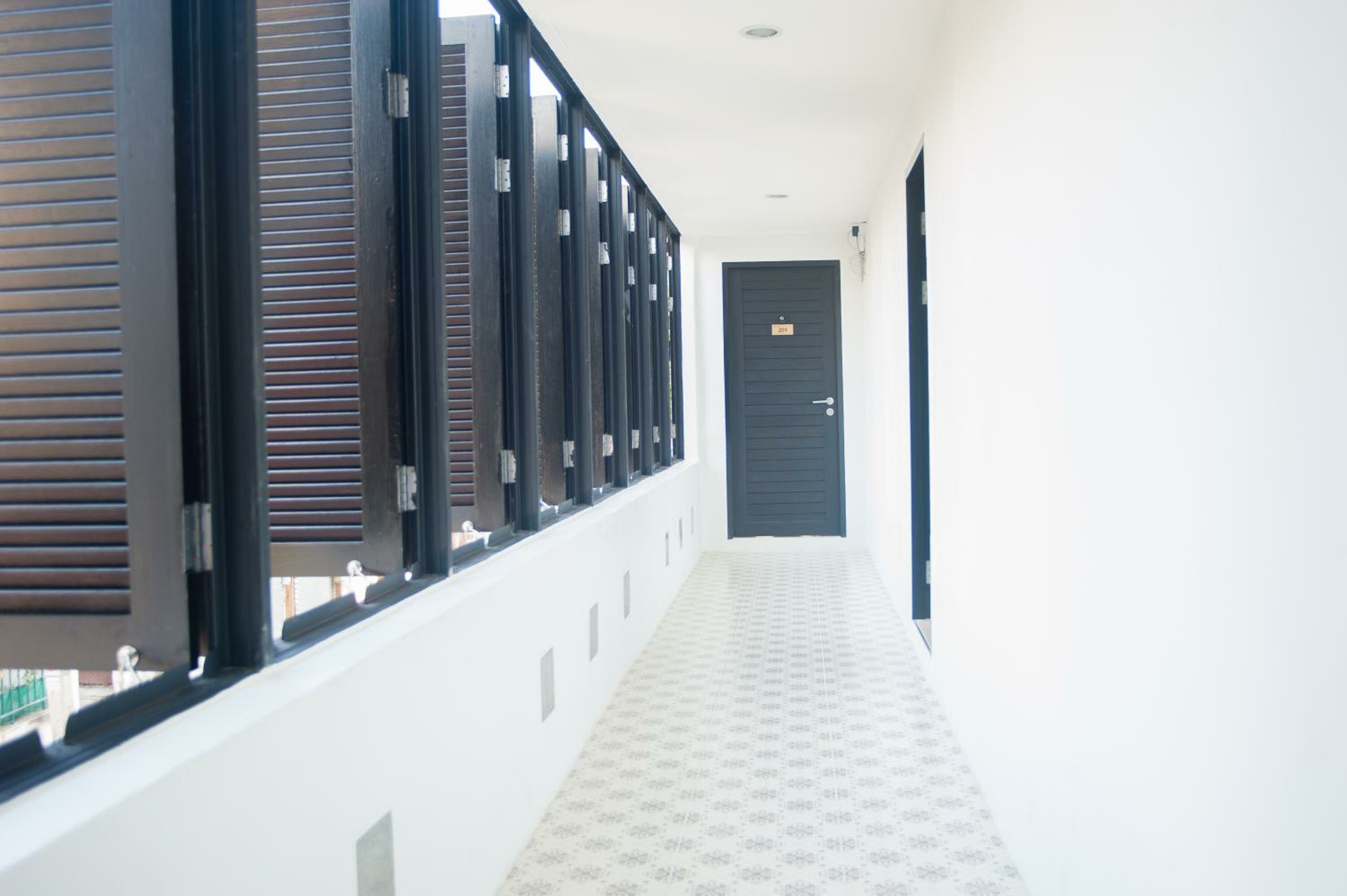 Фото Baan Ploy in - Adults Only - Hostel