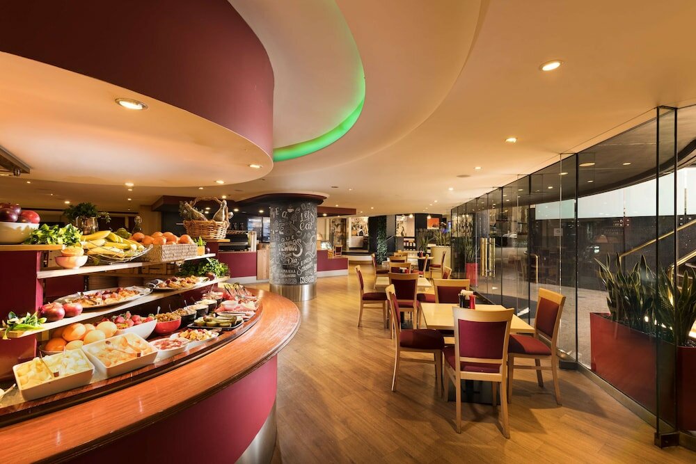 Фото Stamford Plaza Adelaide