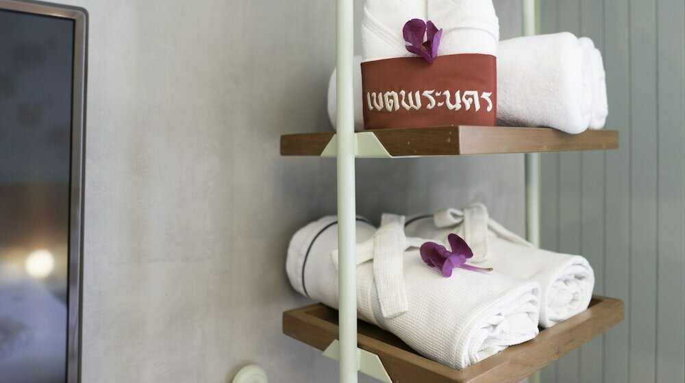 Фото Samsen Street Hotel