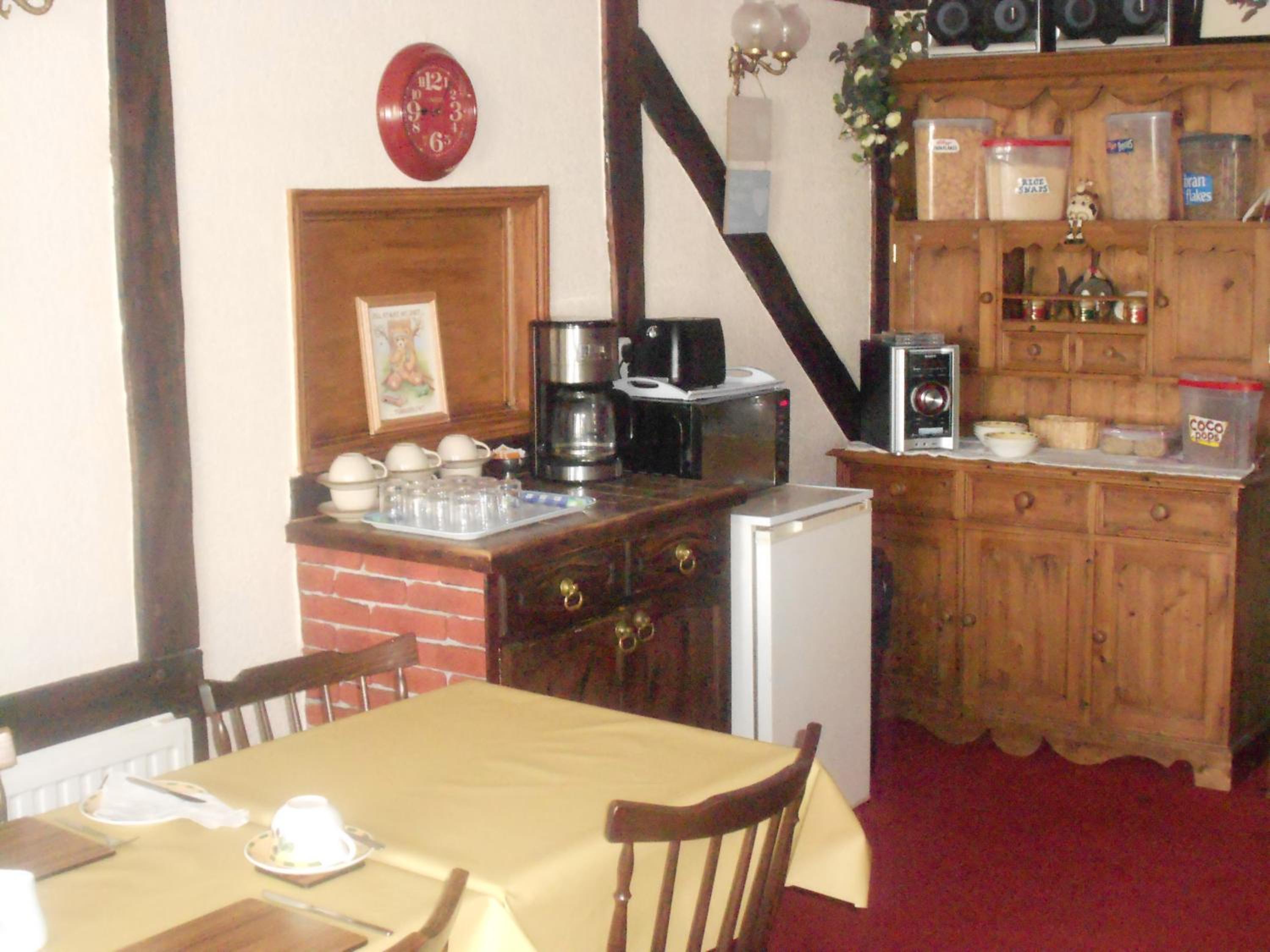 Фото St Annes Hotel