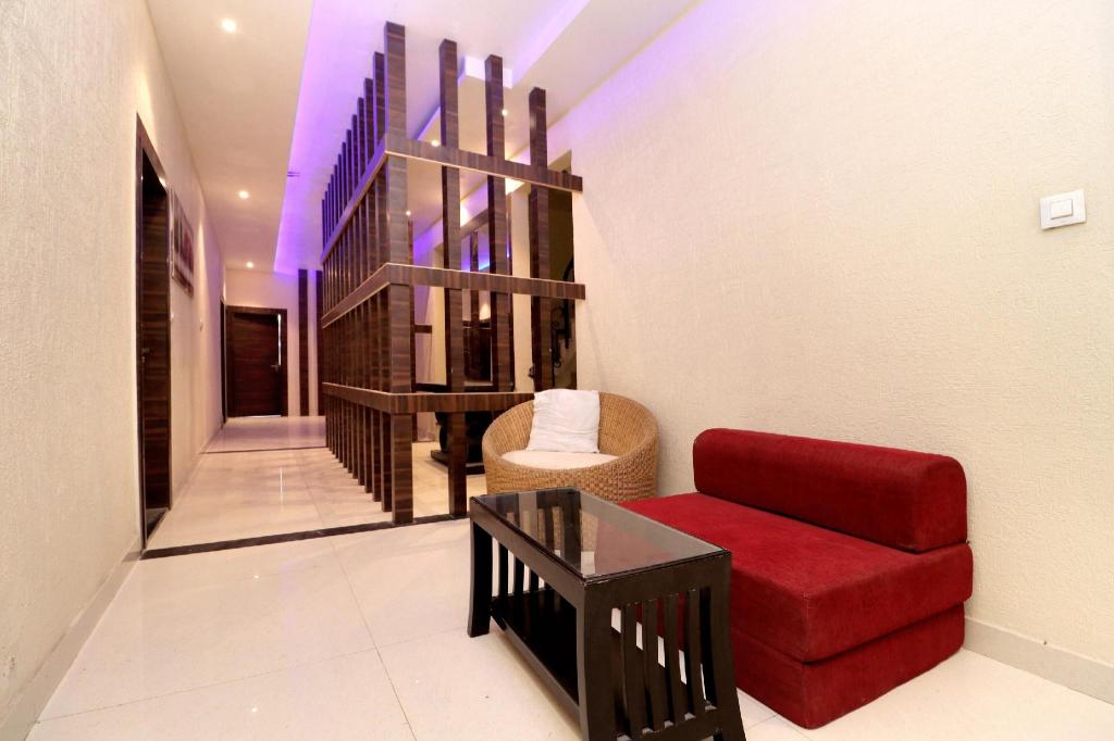 Фото Azaad Lifestyle Hotel by Oyo Rooms