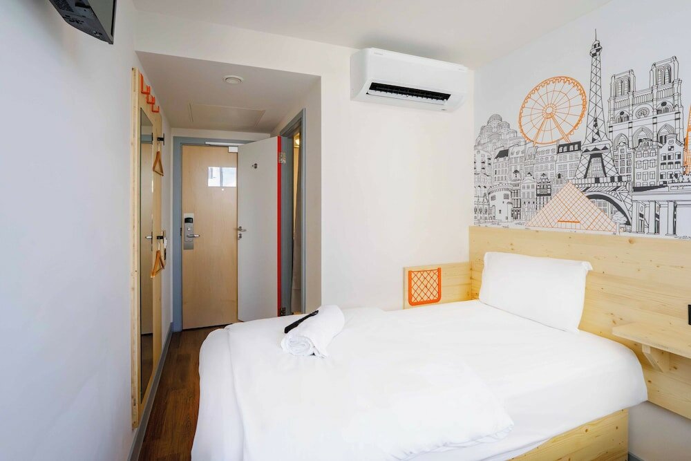 Фото EasyHotel London Croydon